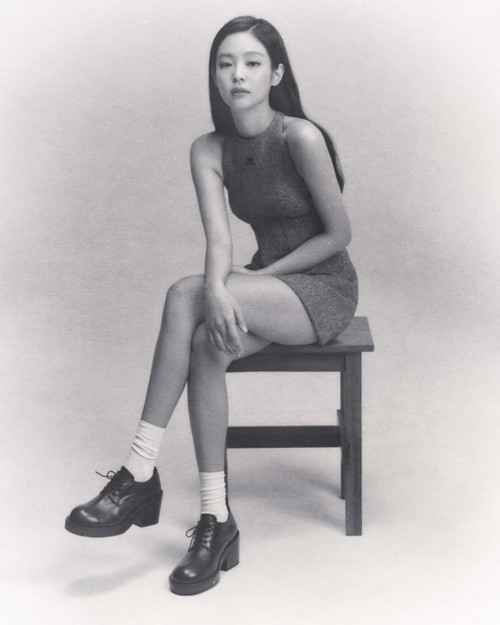 Hình ảnh mới của Jennie trên trang web công ty riêng của cô. Hình ảnh mới của Jennie trên trang web công ty riêng của cô.