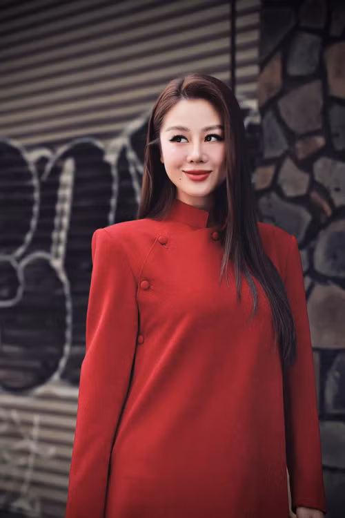 Nam Thư bị tố giật chồng.