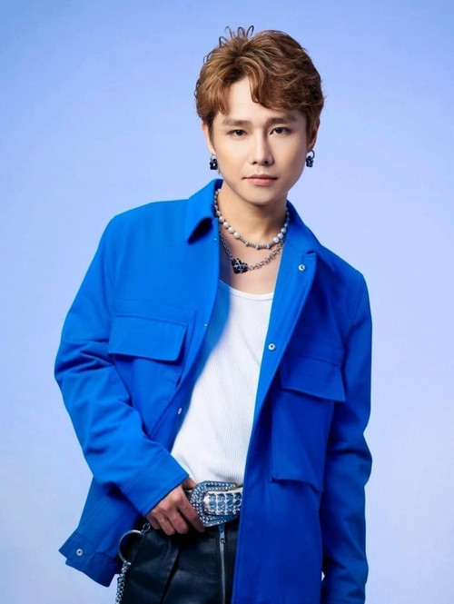 Tăng Duy Tân rút khỏi đại nhạc hội Kpop. Tăng Duy Tân rút khỏi đại nhạc hội Kpop.