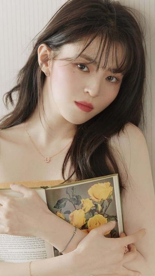 Han So Hee chuyển Instagram cá nhân về chế độ riêng tư sau khi công khai yêu Ryu Jun Yeol. Han So Hee chuyển Instagram cá nhân về chế độ riêng tư sau khi công khai yêu Ryu Jun Yeol.