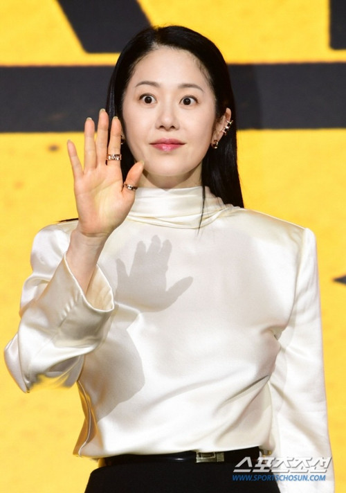Diễn viên Go Hyun Jung. Diễn viên Go Hyun Jung.