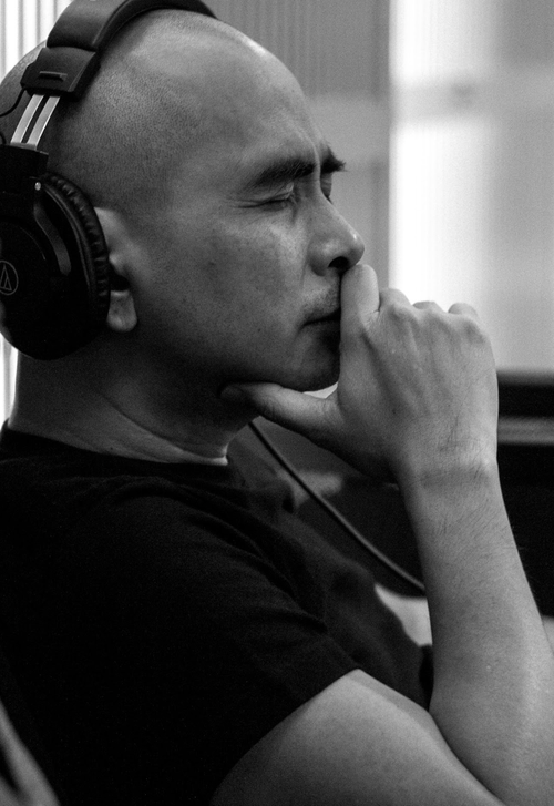 Đức Trí hạnh phúc và thấy may mắn khi ca sĩ trẻ hát nhạc của mình. Đức Trí hạnh phúc và thấy may mắn khi ca sĩ trẻ hát nhạc của mình.