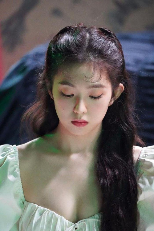 Irene (Red Velvet) bị ảnh hưởng hình ảnh trầm trọng và phải lên tiếng xin lỗi. Irene (Red Velvet) bị ảnh hưởng hình ảnh trầm trọng và phải lên tiếng xin lỗi.