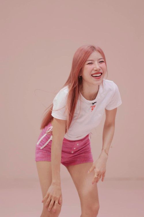 Trang Pháp giữ im lặng trước những ồn ào.