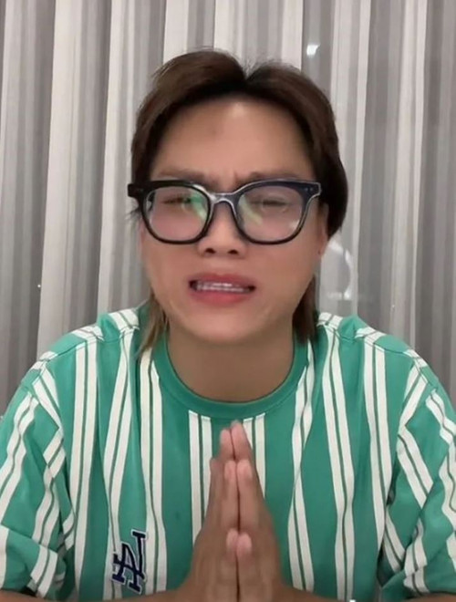 Ồn ào từ thiện khiến Phạm Thoại nhận chỉ trích gay gắt, tạo áp lực lớn đối với những người tổ chức từ thiện trên mạng xã hội. Ồn ào từ thiện khiến Phạm Thoại nhận chỉ trích gay gắt, tạo áp lực lớn đối với những người tổ chức từ thiện trên mạng xã hội.