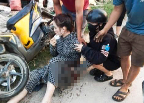 Một nạn nhân bị đâm trọng thương. Một nạn nhân bị đâm trọng thương.