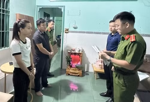 Hai đối tượng bị bắt giữ.