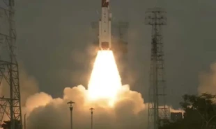 Tên lửa Ấn Độ đột ngột mất kiểm soát 