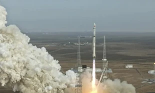 Trung Quốc và Nhật Bản liên tiếp thất bại khi phóng tên lửa