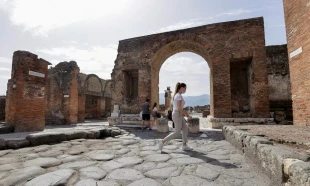 Bí ẩn thư tình trên bức tường cổ bị chôn vùi nhiều thế kỷ