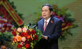 Mỗi trang sách phải là một 'hàng rào tư tưởng', mỗi công trình phải là một 'pháo đài lý luận'