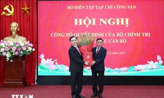 Công bố quyết định của Bộ Chính trị về công tác cán bộ