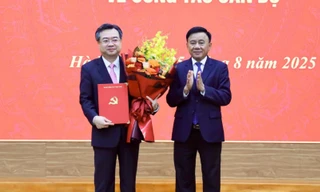 Triển khai quyết định của Bộ Chính trị về công tác cán bộ