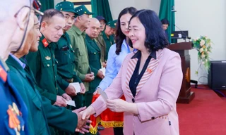 Tặng quà Tết cho 30.000 người nghèo, công nhân lao động, người có hoàn cảnh khó khăn