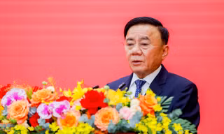 Ban Bí thư: Áp dụng biện pháp xác thực danh tính bắt buộc đối với người dùng mạng xã hội