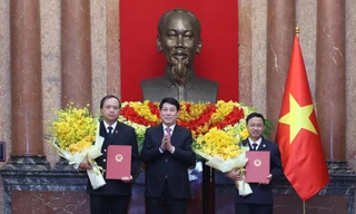 Chủ tịch nước trao quyết định bổ nhiệm hai Phó Chánh án Tòa án nhân dân Tối cao