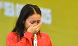 Mỹ Tiên bật khóc sau khi giành HCB SEA Games 33 và bị lãnh đạo Hiệp hội TTDN góp ý.