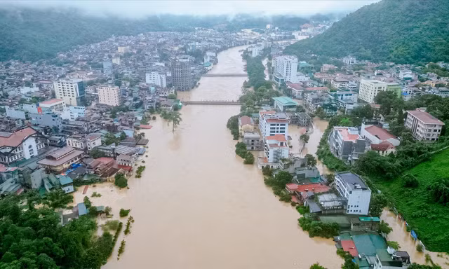 Nhiều khu vực ở Tuyên Quang ngập sâu 3-4 m, hàng nghìn hộ dân phải di dời khẩn cấp