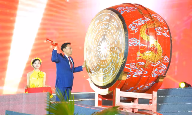 Khai mạc lễ hội Đền Hùng