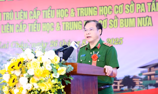 Thứ trưởng Bộ Công an dự lễ khởi công hai trường nội trú vùng biên Lai Châu