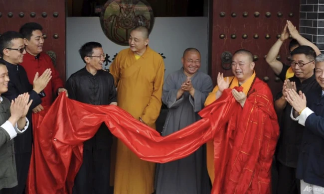 Sư trụ trì ngôi chùa nổi tiếng nhất Trung Quốc bị điều tra