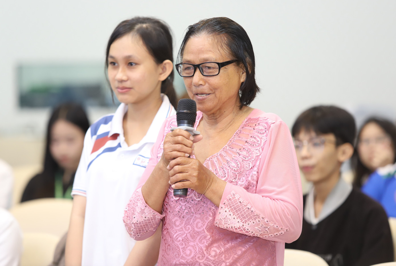 លោកយាយ Kim Yen និង Yen Thu បានថ្លែងអំណរគុណចំពោះសប្បុរសជនដែលបានជួយដល់ពួកគាត់ទាំងបី។ img-2674.jpg