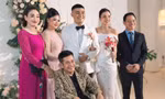 NSƯT Tấn Beo ngồi xe lăn, bật khóc trong đám cưới con trai