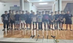 Bắt giữ 22 đối tượng mang hung khí rượt đuổi nhau gây náo loạn đường phố Hà Nội