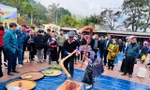 Hình ảnh lễ hội giã bánh giầy của người Mông