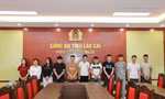 Khởi tố nhóm lừa đảo hàng trăm người bằng chiêu trò livestream ‘đổ thạch’