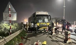 Hà Nội: Xe khách tông xe máy bốc cháy, 2 người tử vong