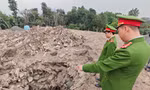 Khởi tố 3 giám đốc công ty môi trường trong vụ đổ trộm 7.000 tấn chất thải ở Bát Tràng