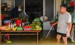 Gia đình Hà Nội ngập 12 lần trong năm, lo sợ 'trận lụt ám ảnh năm 2008 trở lại'