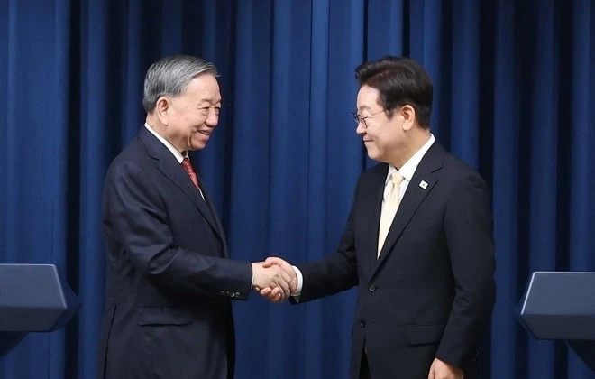 Tổng Bí thư Tô Lâm và Tổng thống Hàn Quốc Lee Jae Myung tại buổi gặp gỡ báo chí. (Ảnh: Thống Nhất/TTXVN)