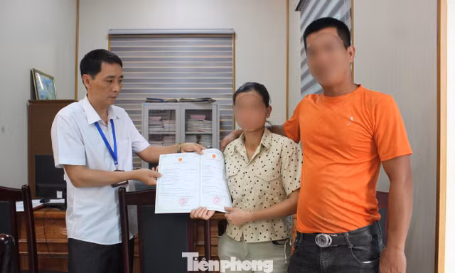 Hai trẻ 7 và 11 tuổi được cấp giấy khai sinh sau phản ánh của báo Tiền Phong