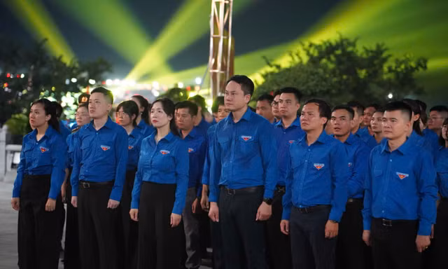 Ngọn lửa tuổi trẻ thắp sáng Nghĩa trang Liệt sĩ Quốc gia Vị Xuyên