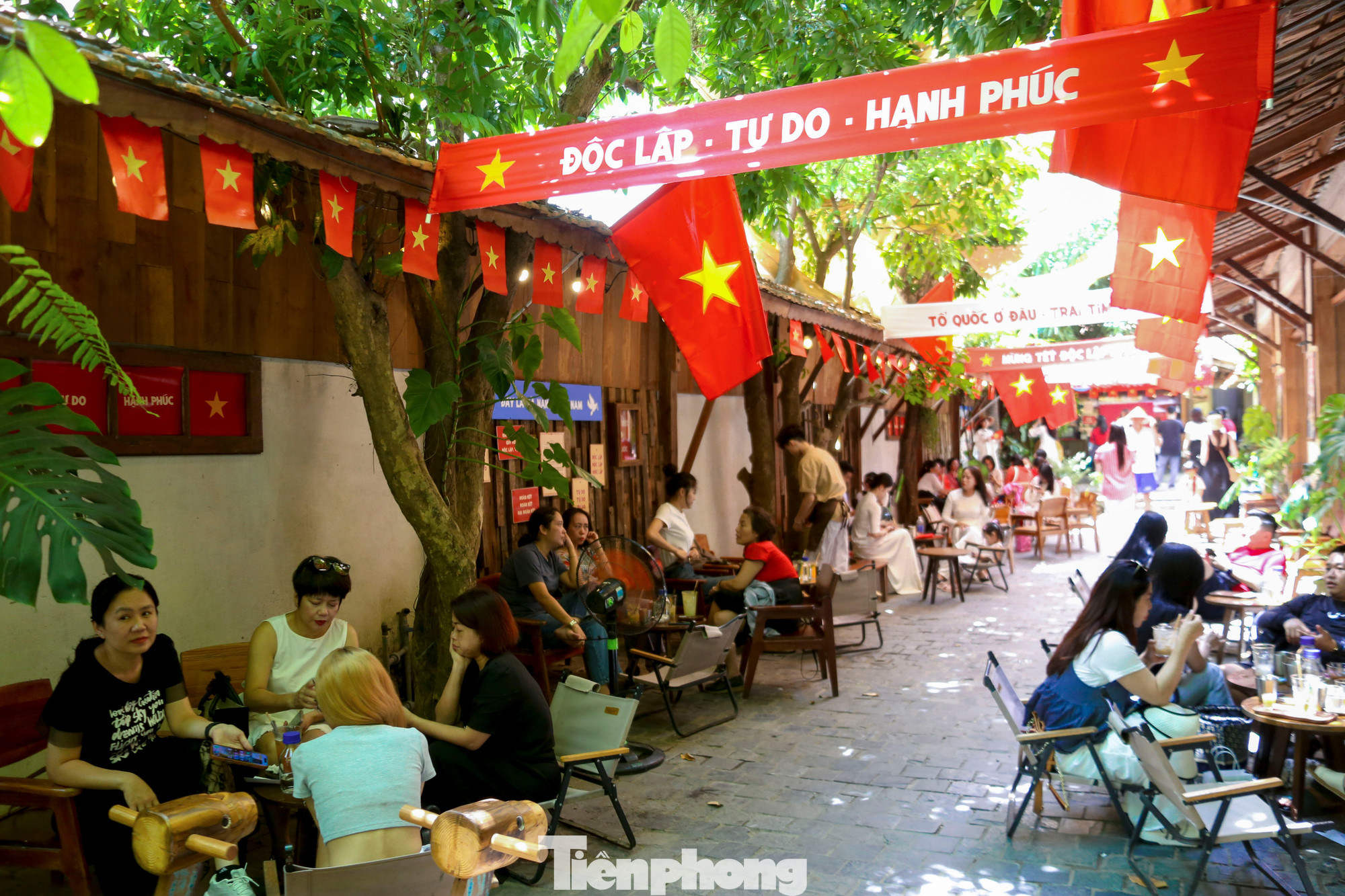 tp-quancftreocotoquoc-11.jpg tp-quancftreocotoquoc-11.jpg