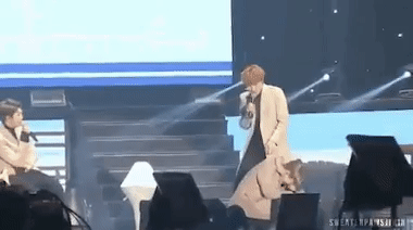 Muốn ngầu nhưng "tổ hề hước" lại "độ" Jimin! Muốn ngầu nhưng "tổ hề hước" lại "độ" Jimin!