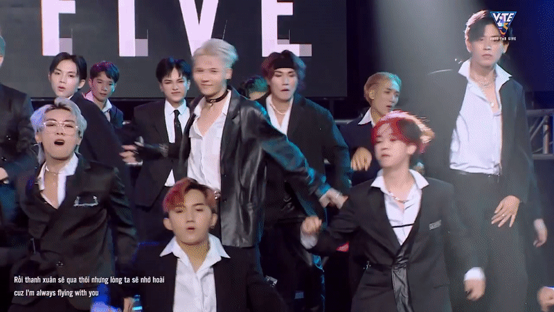 Fly Up To The Sky là một ca khúc sôi động, nhưng nhiều khán giả cho rằng màn trình diễn không phô hết năng lượng, khí thế của toàn bộ 100 thí sinh.