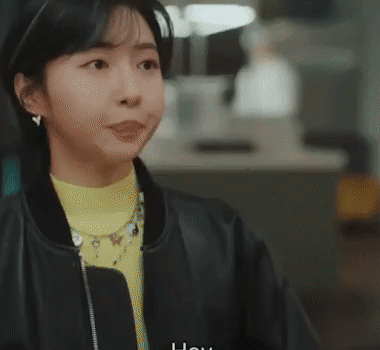 Câu chào như đọc rap cùng động tác tay cực ngầu &quot;Woo to the Young to Woo, Dong to the Geu to the Rami&quot; đã trở thành thương hiệu của bộ phim và viral tại Hàn Quốc.