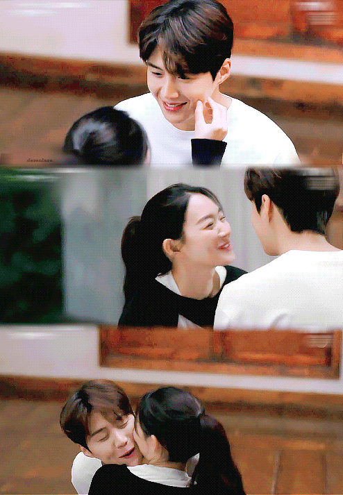 Người xem "quắn quéo" trước nụ hôn "thước đo" xem má lúm của ai sâu hơn giữa Nha khoa và Tổ trưởng làng biển. Ảnh: Twitter @desenlace_ Người xem "quắn quéo" trước nụ hôn "thước đo" xem má lúm của ai sâu hơn giữa Nha khoa và Tổ trưởng làng biển. Ảnh: Twitter @desenlace_