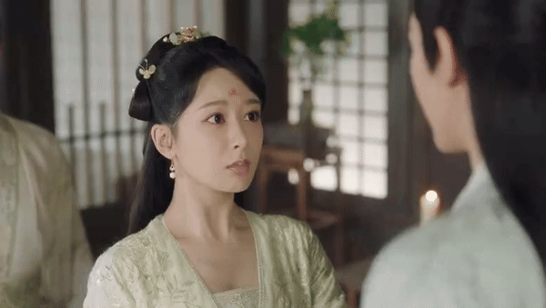 Kỹ xảo ở cảnh biến hóa đổi mặt của Tiểu Yêu cũng bị chê "ba xu".