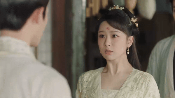 Kỹ xảo ở cảnh biến hóa đổi mặt của Tiểu Yêu cũng bị chê "ba xu".