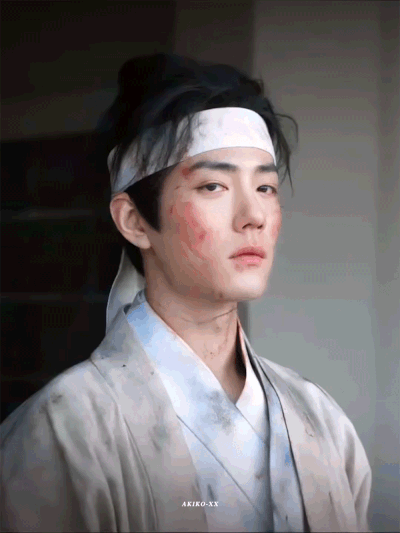 Cái liếc mắt trong tập 7 của Tàng Hải khi nhìn Dương Chân bị ép thay mình tuẫn táng ở hoàng lăng là cảnh gây sốt nhất của Tiêu Chiến.