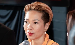 Tùng Dương lại cạnh tranh Hà Trần 