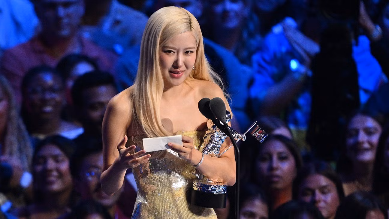 rose-vmas-award-main-2025.jpg