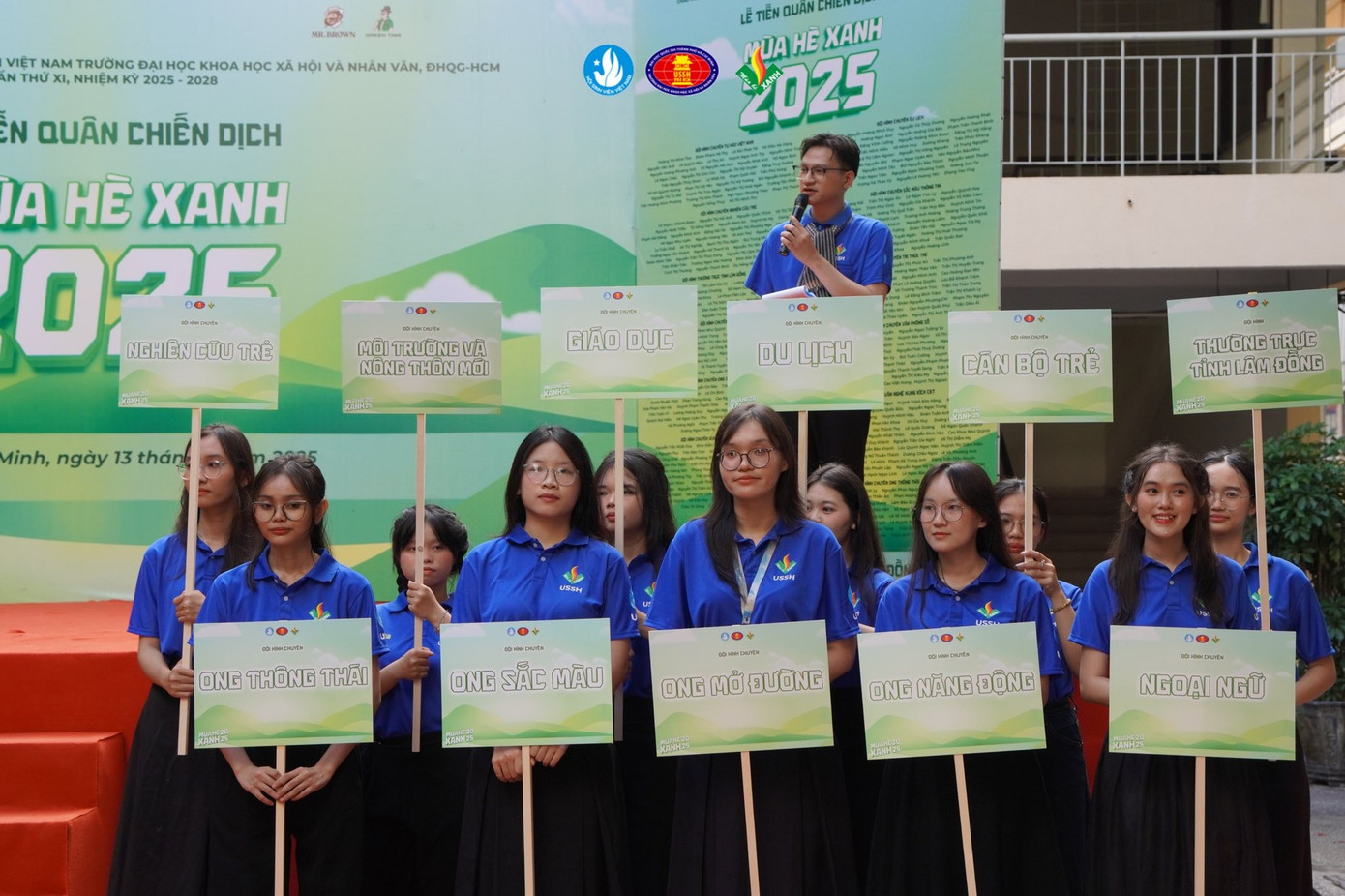 Đại diện các đội hình chuyên trong chiến dịch Mùa Hè Xanh năm nay. mhx.jpg