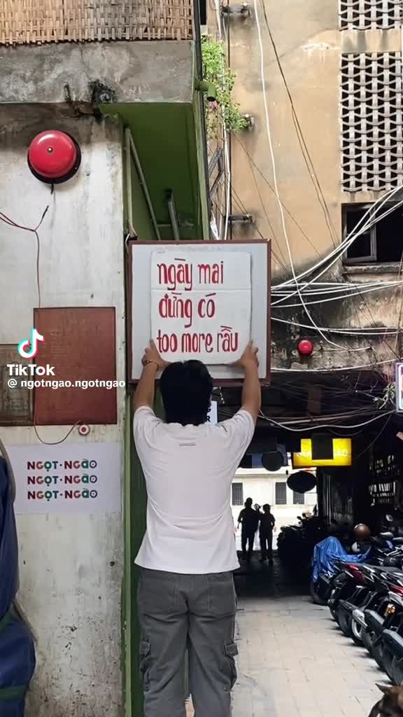 Quán cà phê gây bão cộng đồng mạng bằng các quote hài hước "đánh trúng" insight của rất nhiều teen. Clip:@ngotngao.ngotngao 6800077272965.jpg