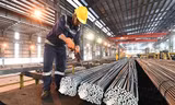 Doanh nghiệp 'đứng ngồi không yên' vì giá thép 'nhảy múa' theo xăng dầu 