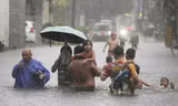 Hàng vạn người dân Philippines phải sơ tán vì lũ lụt sau bão Wipha